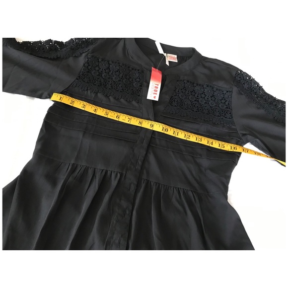 Lace tunic top HP 1/11/19 - Picture 4 of 6